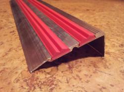 Накладка на ступень противоскользящая цветная Накладка на ступень противоскользящая цветная