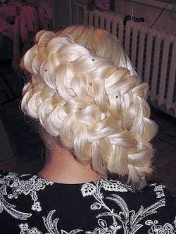 Окрашивание волос в салоне красоты Окрашивание волос в салоне красоты