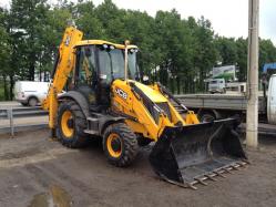 Услуги / аренда трактора экскаватора-погрузчика JCB 3CX Услуги / аренда трактора экскаватора-погрузчика JCB 3CX